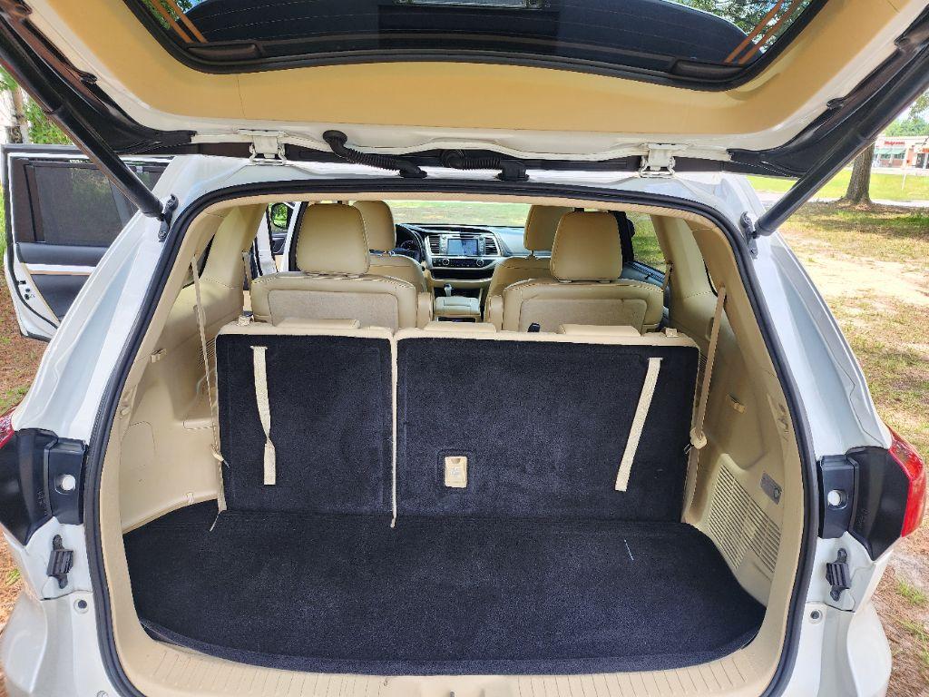 2019 Toyota Highlander XLE - Photo 11