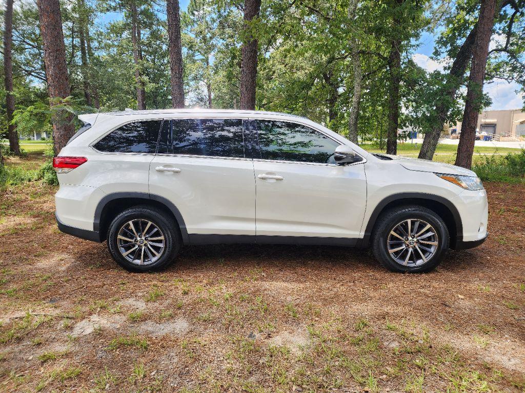 2019 Toyota Highlander XLE - Photo 6