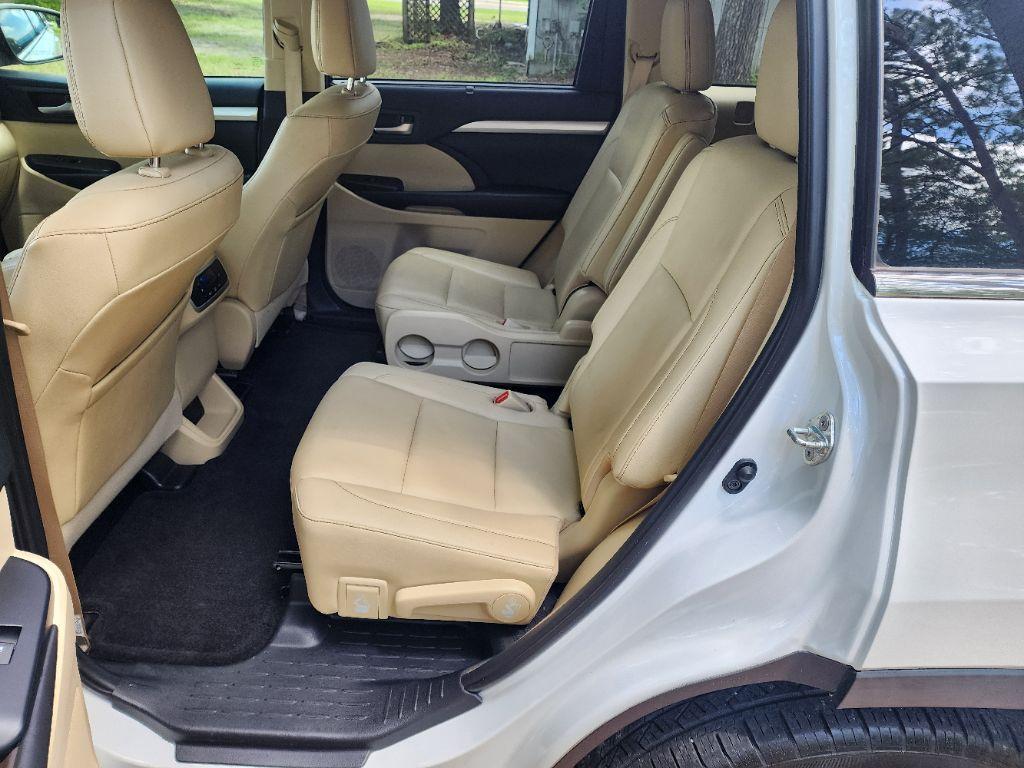 2019 Toyota Highlander XLE - Photo 10