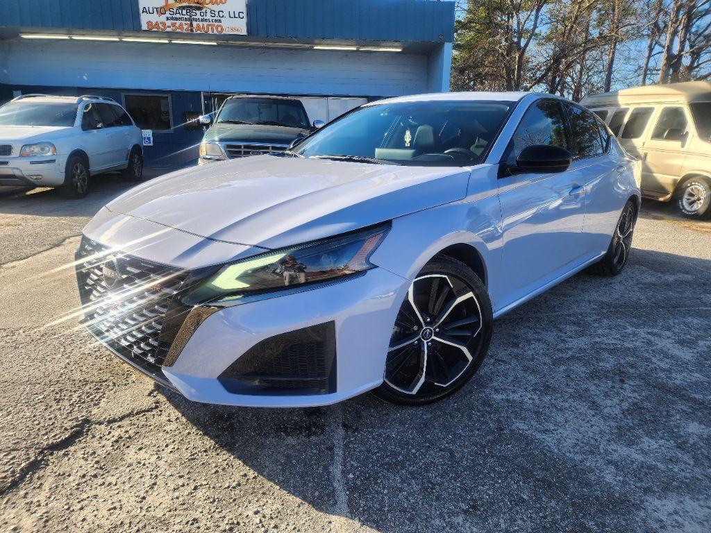 2023 Nissan Altima SR